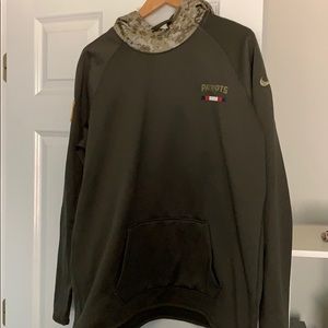 Nike salute to service hoodie